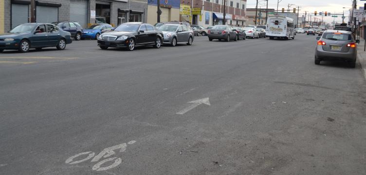 A faded bike lane on Washington Avenue. (Photo: PlanPhilly)