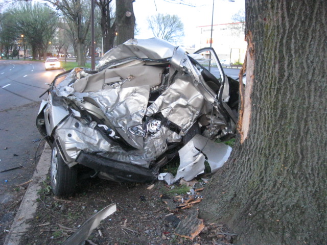 PPD photo of a mangled car on Roosevelt Boulevard